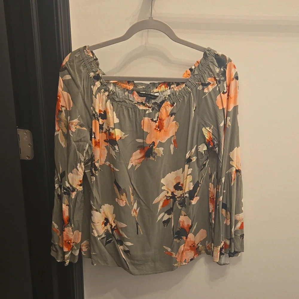 WHBM off the shoulder blouse, size Large - Picture 1 of 2